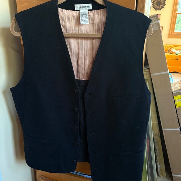 Claiborne Black Vest - Picture 1 of 2
